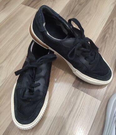 фирменная обувь из италии: Кроссовки, 41, Classica, Б/у, цвет - Белый, Самовывоз — 2