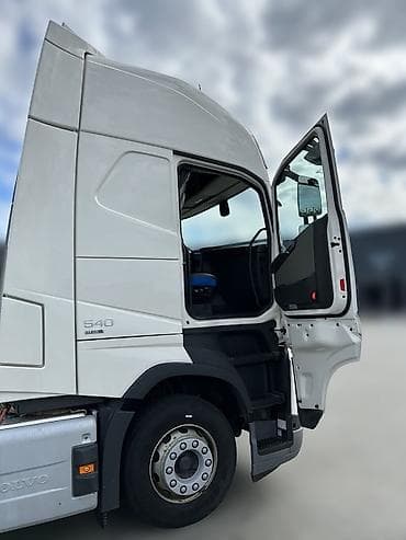 Унаа: Сүйрөгүч, Volvo, 2023 г. — 9