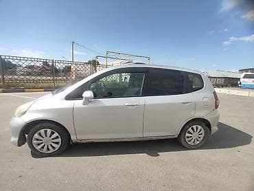 Honda Fit: 2002 г., 1.3 л, Автомат, Бензин, Хэтчбэк