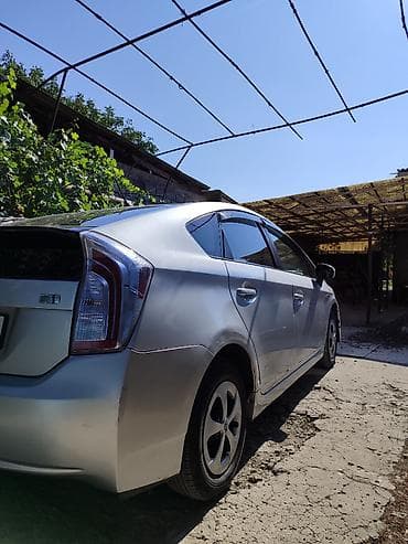 Toyota Prius: 2015 г., 1.8 л, Автомат, Гибрид, Седан — 8