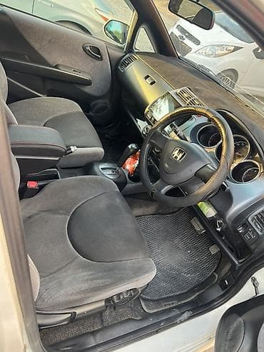 g comp: Honda Fit: 2001 г., 1.3 л, Автомат, Бензин, Хэтчбэк — 2