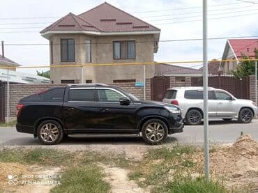 срочно продаю в связи с переездом: Ssangyong Rexton: 2018 г., 2.2 л, Типтроник, Дизель, Пикап — 3