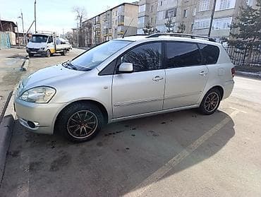 iveco dayli: Toyota Ipsum: 2002 г., Автомат, Бензин, Минивэн — 2