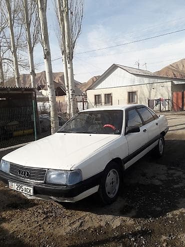 Башкалар: Белый седан с передними и задними дверями, классический кузов — 4