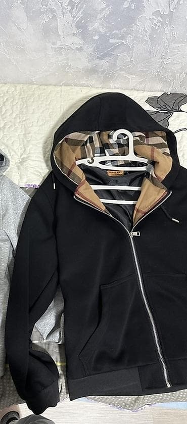 чёрная рубашка: Мужская толстовка, L, Burberry, Новый, цвет - Черный — 1