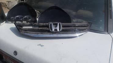 стол црв: Решетка радиатора Honda Оригинал — 1