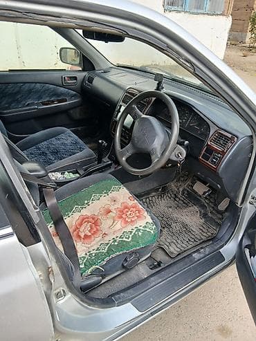 перья: Toyota Carina: 1988 г., 1.8 л, Ручные, Бензин, Седан — 1