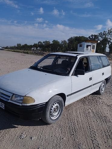 Транспорт: Opel Astra: 1993 г., Механика, Бензин, Универсал — 1