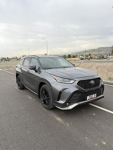 разбитые авто: Toyota Highlander: 2023 г., 2.4 л, Автомат, Бензин, Кроссовер — 2