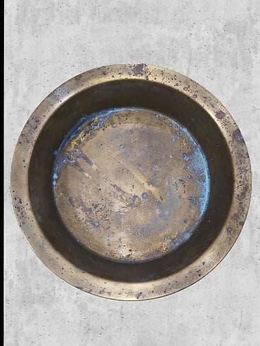 Латунный таз/миска из цельного металла. Описание: - Материал: латунь