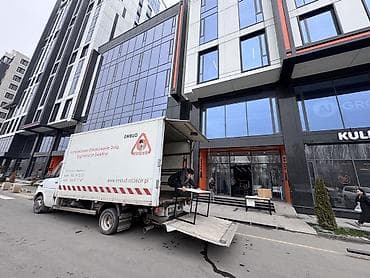 can bus: Услуги грузоперевозок и переездов на гидроборте - Фургон Mercedes с — 1