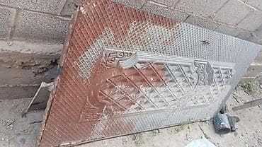 свара: Металлическая входная дверь с декоративной штамповкой - Материал — 1