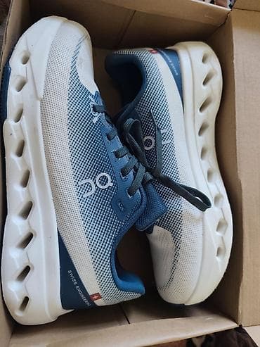 Кроссовки On Running (Swiss Engineering) - Модель: кроссовки с at lalafo.kg Кроссовки On Running (Swiss Engineering) - Модель: кроссовки с