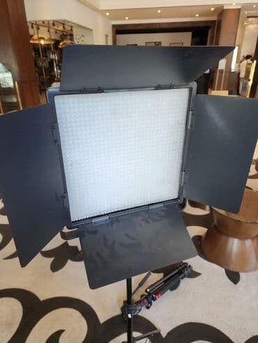 led подсветка: Светодиодная панель Godox LED1000C **Особенности:** - Регулируемая — 1