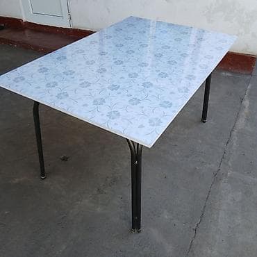 Кухонный стол прямоугольный. - Размер столешницы: 135 × 90 см -