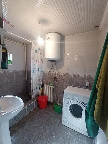barn house: 🏡 ҮЙ САТЫЛАТ! 🏡 📍 Ж/к Ак-Жар, 21-көчө Ыңгайлуу жерде жайгашкан — 3