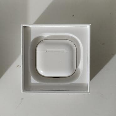 Аудиотехника: Зымсыз ичине салынуучу кулакчындар, Apple, AirPods 4, Жаңы — 3