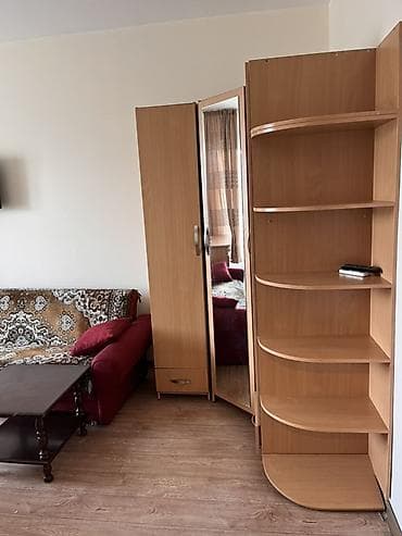 куплю комнату в коммунальной квартире: Сдаётся уютная студия/комната с балконом и полной мебелью. Планировка — 2