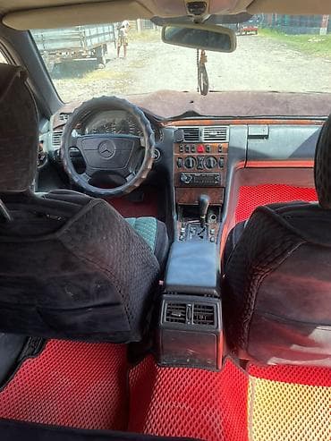 кассеты аудио: Mercedes-Benz E-Class: 2001 г., Универсал — 10