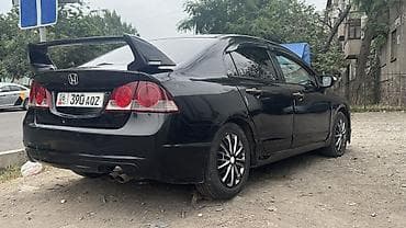 2 8: Honda Civic: 2008 г., 1.8 л, Вариатор, Бензин, Седан — 4