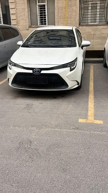 Унаа сатуу: Toyota Levin: 2021 г., 1.8 л, Вариатор, Гибрид, Седан — 2