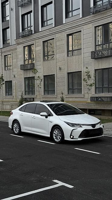 dio 27: Toyota Corolla: 2022 г., 1.8 л, Вариатор, Гибрид, Седан — 2