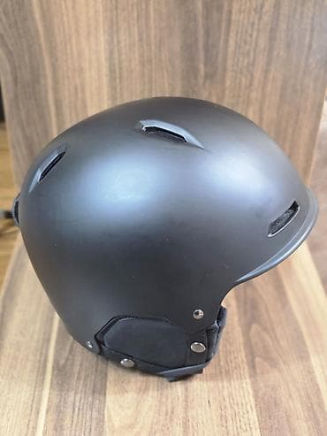 Шлемдер: Горнолыжный шлем. Мужской. Размер L. Имеются небольшие потертости — 2