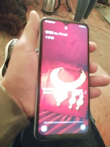 Samsung Galaxy A13, Б/у, 64 ГБ, цвет - Белый, 2 SIM