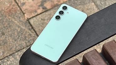 s 70: Samsung Galaxy S24 FE, Б/у, 256 ГБ, цвет - Зеленый, 2 SIM — 1