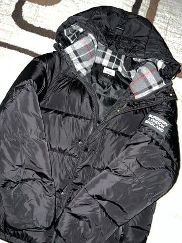 Прокат одежды: Зимняя куртка Burrbary
Размер- S 
Цвет - черный 
Уни 
Цена 4500 сом — 1