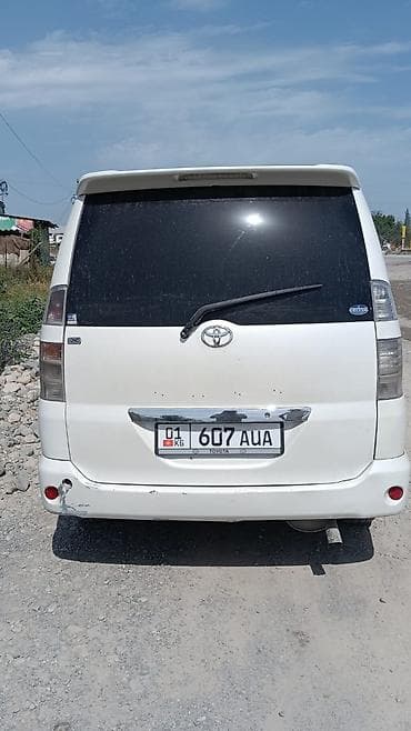 Транспорт: Toyota Voxy: 2004 г., Автомат, Бензин, Минивэн — 5