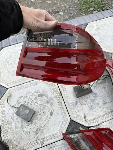 Башка унаа тетиктери: Задние фонари (левый и правый) комплектом — 4 секции: внешние и — 2