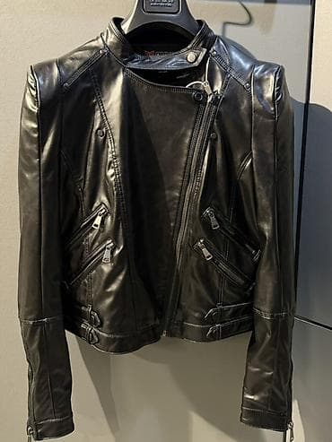 leather jacket: Женская кожаная куртка черного цвета в байкерском стиле. Модель — 1