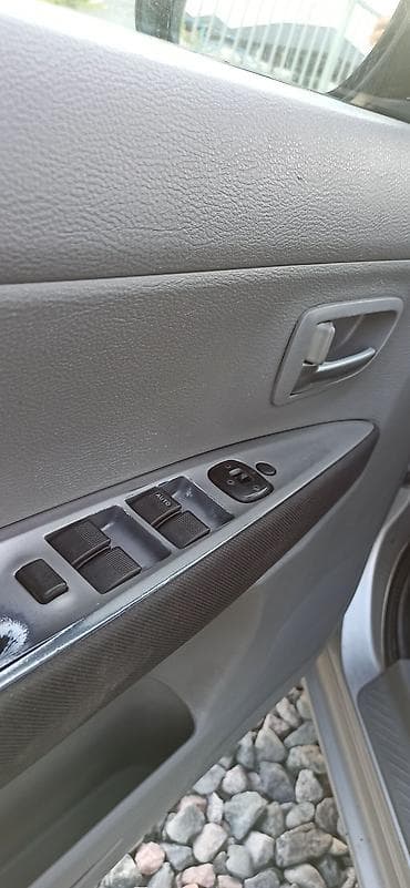 Mazda Demio: 2004 г., 1.5 л, Автомат, Бензин, Хэтчбэк — 10