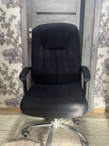 кресло ош: Офис креслолор, Колдонулган, Дөңгөлөктүү, түсү - Кара, Өзү алып кетүү, Акылуу жеткирүү — 1