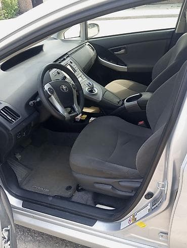 tesla 3: Toyota Prius: 2015 г., 1.8 л, Автомат, Гибрид, Лифтбек — 5