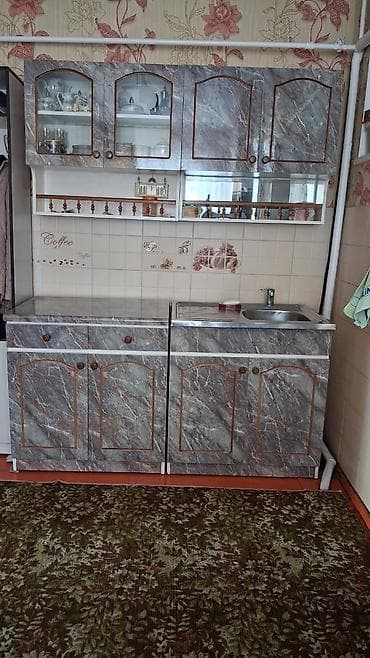 серванты бу: Кухонные шкафы — 1
