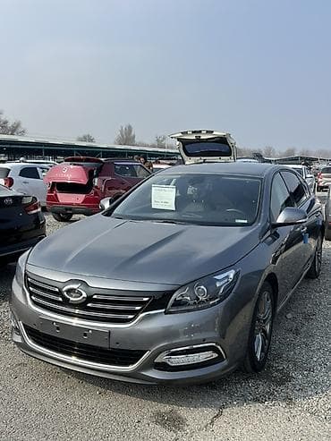 Renault : 2019 г., 2 л, Автомат, Газ, Седан