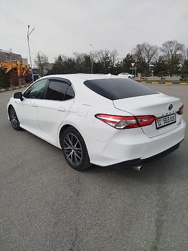 Toyota Camry: 2020 г., Седан