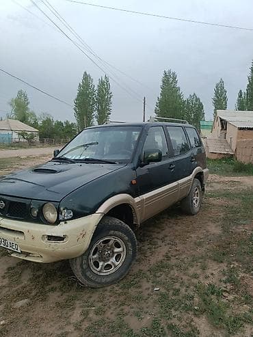 Транспорт: Nissan Terrano II: 1996 г., 2.4 л, Кол менен иштөөчү, Бензин, Жол тандабас — 6