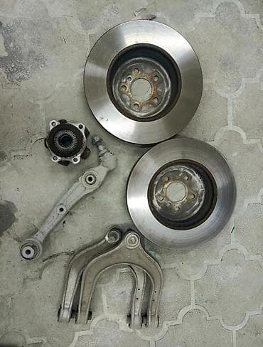 e53 4 8: Капот BMW — 4