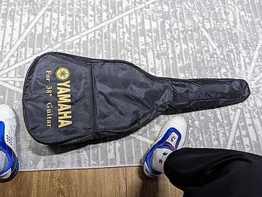 Продаю акустическую гитару 38" вместе с чехлом Yamaha. Подходит для