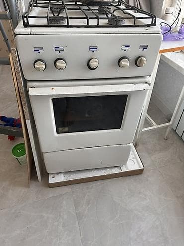 full construction: Газовая плита с духовкой, классический белый корпус. - 4 газовые — 1