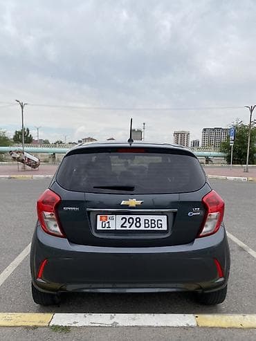 Транспорт: Chevrolet Spark: 2017 г., 1 л, Автомат, Бензин, Хэтчбэк — 2
