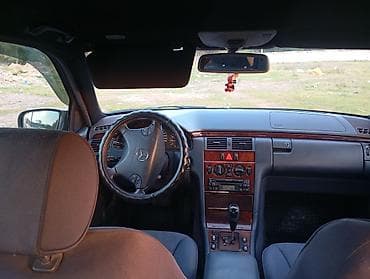 spark premier: Mercedes-Benz E-Class: 2001 г., 3.2 л, Автомат, Бензин — 6