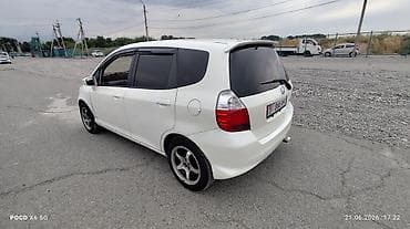 Продажа авто: Honda Fit: 2004 г., 1.3 л, Вариатор, Бензин, Хэтчбэк — 9