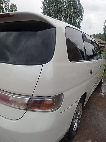 sprinter 516 2011: Toyota Ipsum: 2002 г., Минивэн — 3