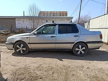 Volkswagen: Volkswagen Vento: 1993 г., 1.8 л, Седан — 8