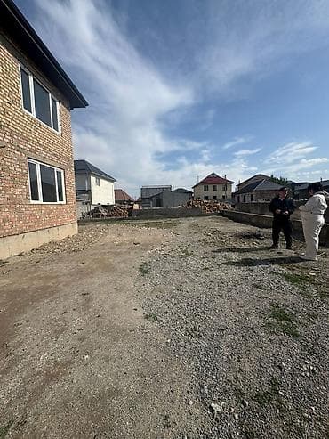 Продажа домов: Продается участок Ак Орго 2 Участок 5.72 соток Размер 22/26 Есть — 5