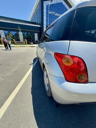 roewe i5: Toyota Ist: 2004 г., 1.3 л, Автомат, Бензин, Хэтчбэк — 9